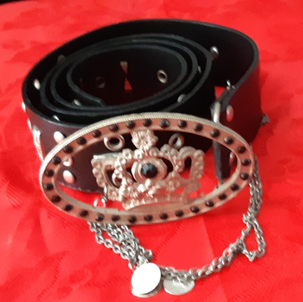 Ardene leather look fashion belt.40"
